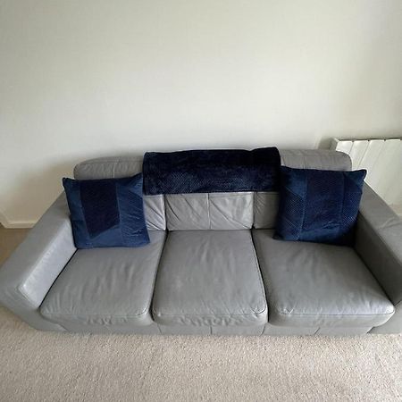 Modern 2-Bed Apartment In The Heart Of Salford Quays 외부 사진
