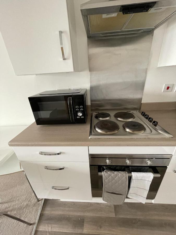 Modern 2-Bed Apartment In The Heart Of Salford Quays 외부 사진